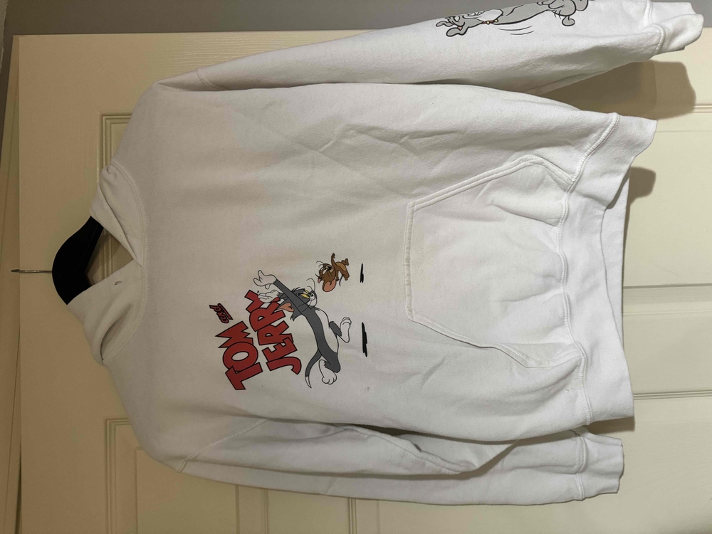 Gildan Tom Jerry Pullover Front Black Sleeve Print Hoodie Sweatshirt White